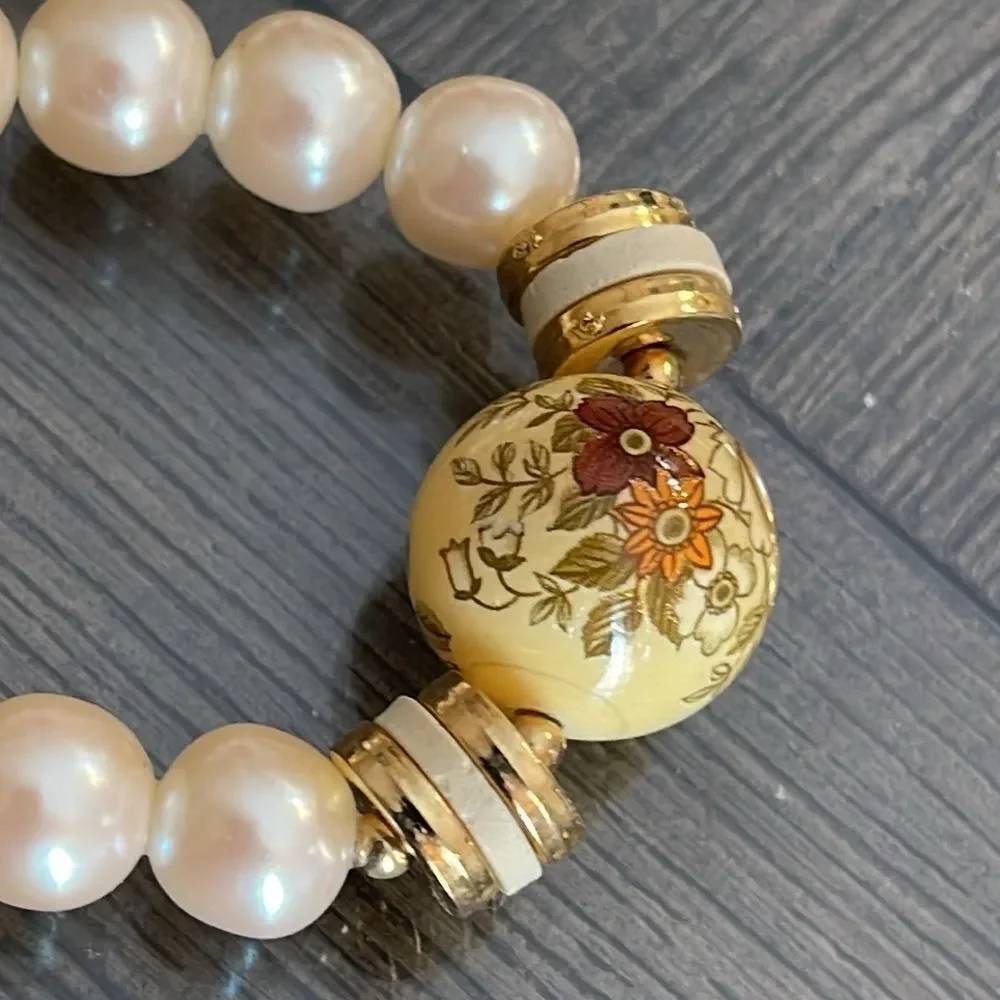 Vintage Japan Floral & Faux Pearl Beaded Necklace